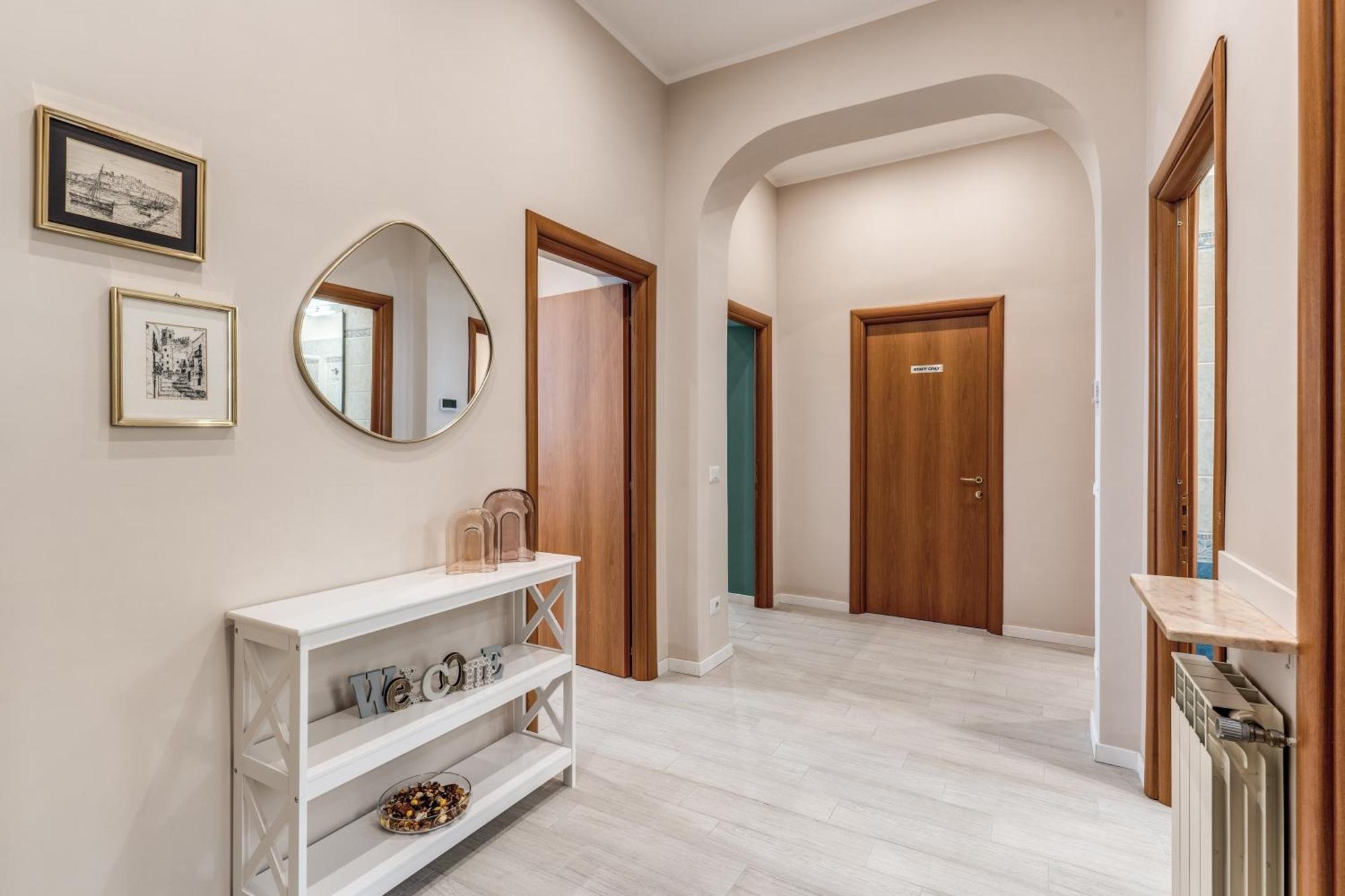Apartment Pretorius Charming New Rom